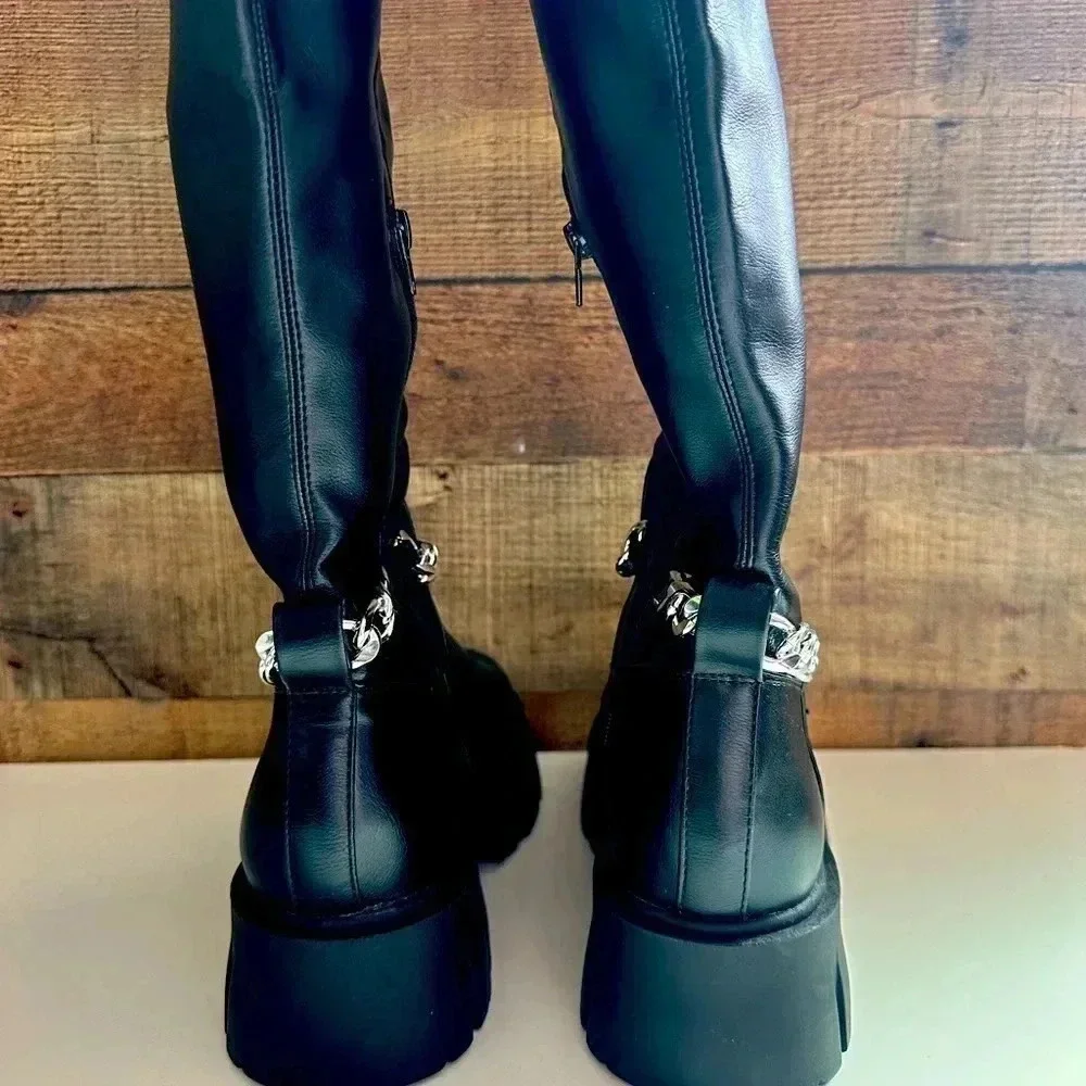 NWOT GBG Los Angeles Coen Knee High Platform Boots